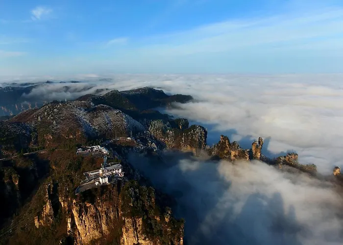 Zhangjiajie Yun Hai Hotel- Ancient Chinese Style Hotel,Tea Culture Experience, Realxing Class,Free Breakfast ,Local Travel Guide And Book Tickets, Gem Perporty