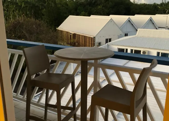 Agreable Studio Au Bord De Mer. Saint-Francois 