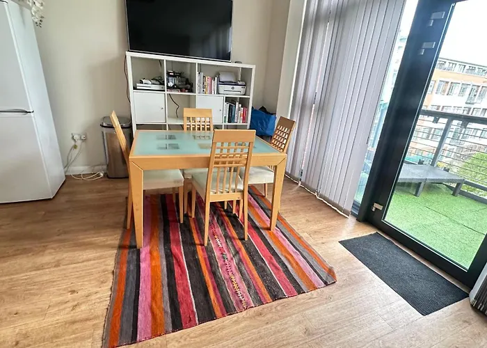 Fantastic West London Loft Apartment