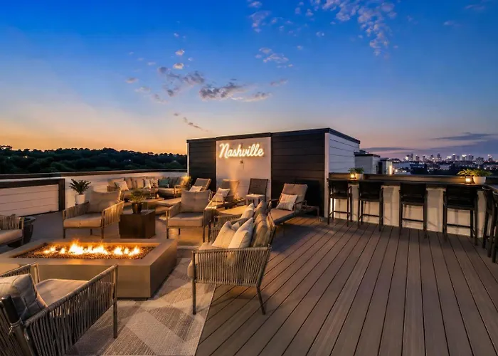 Rooftop Skyline Views Dt Nash Sleeps 12 Nashville