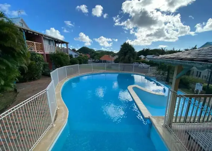 Studio Agreable A Sainte-Anne De 30 M² Avec Piscine Partagee