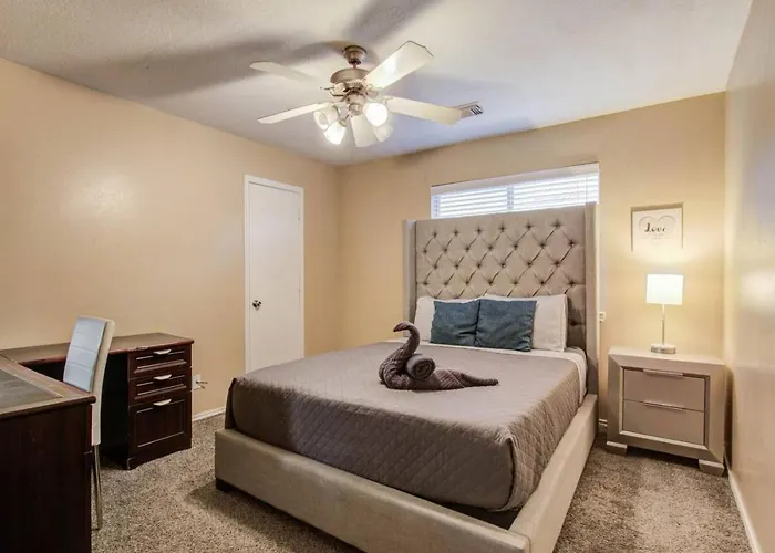 Villa Modern 4Br Retreat With Yard & Air Hockey Table Houston