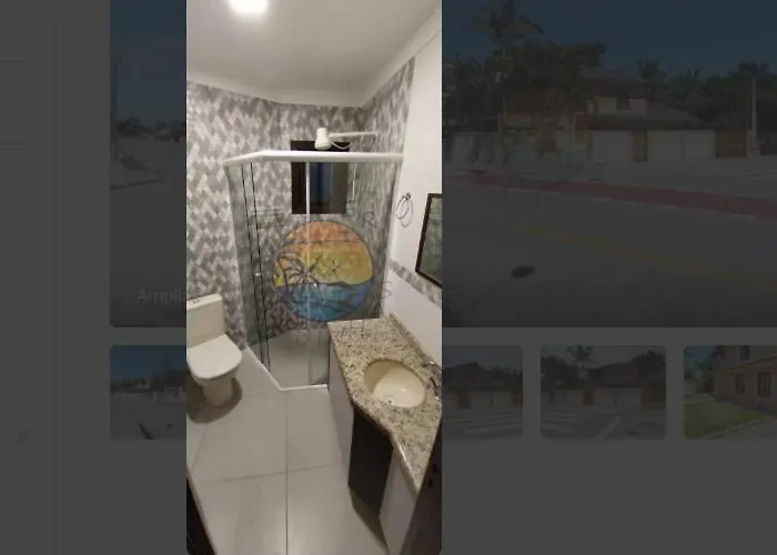 Casa No Centro Da Praia De Mariscal Perto Do Mercado E Comercio Em Geral Bombinhas