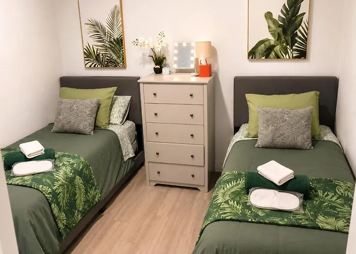 House 2 Bedrooms Plus Couchbed Best Location Miami Private Parking, Laundry, Storage For Luggage