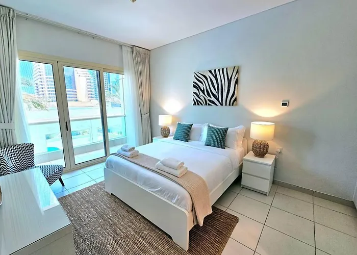 Poolside Beautifully Presented 1 Bedroom Near Jbr Beach - Sleeps 4 Dubai