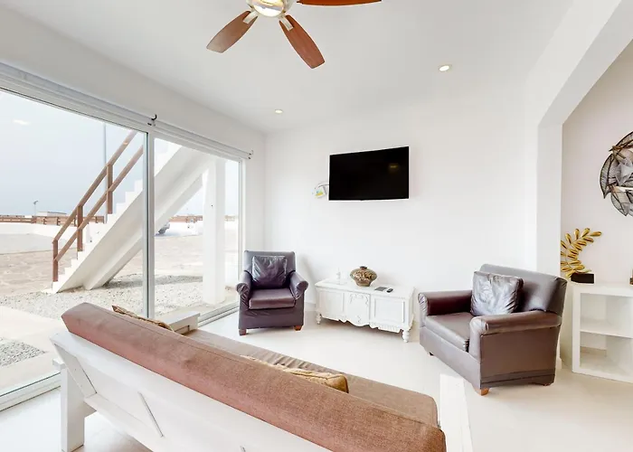 Dog-Friendly Beachfront Retreat With Rooftop Deck, Pool, Hot Tub, & Kitchen Rosarito