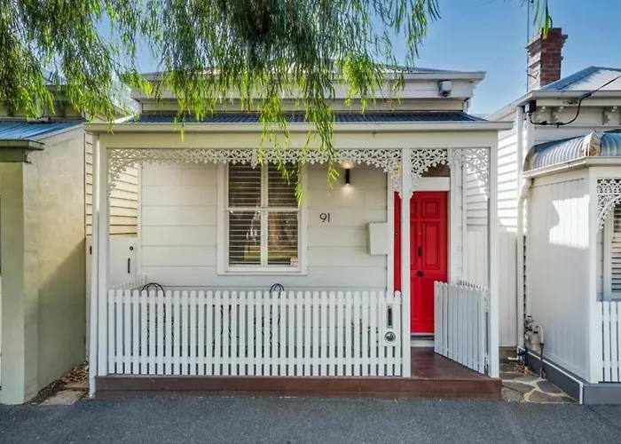 Renovated Brilliance In Bayside Albert Park Melbourne City