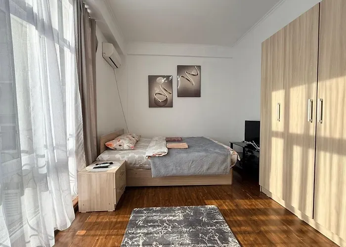 Ferienwohnung Usenbaeva 52 Near Complex The Gum Bischkek