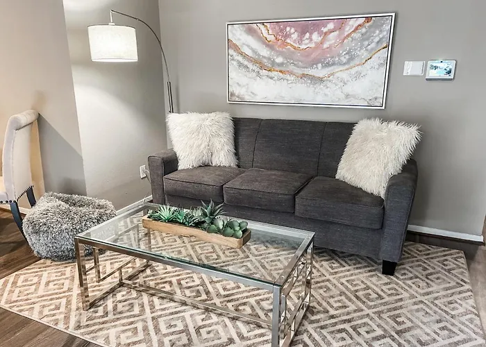 Ferienwohnung Charming 1Br Oasis - Private, Gated, Pet Friendly Houston