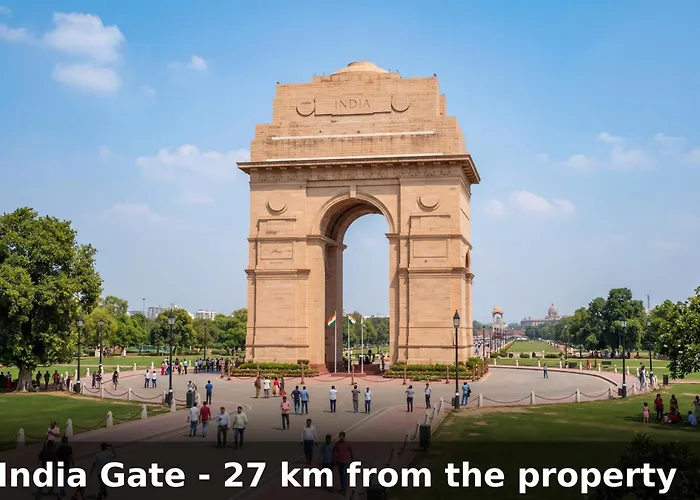 Super Townhouse Sector 62 Gurgaon Near World Mark