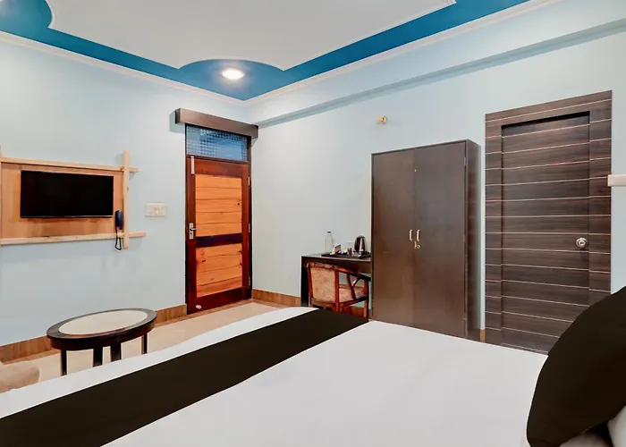 Hotel O Cozy Home Stay Premium Varanasi