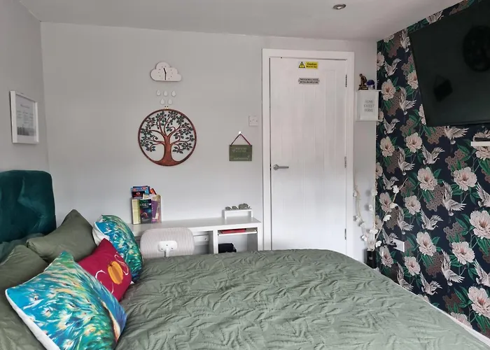 Studio Near Beach Garden Parking PetsOK Sunderland 