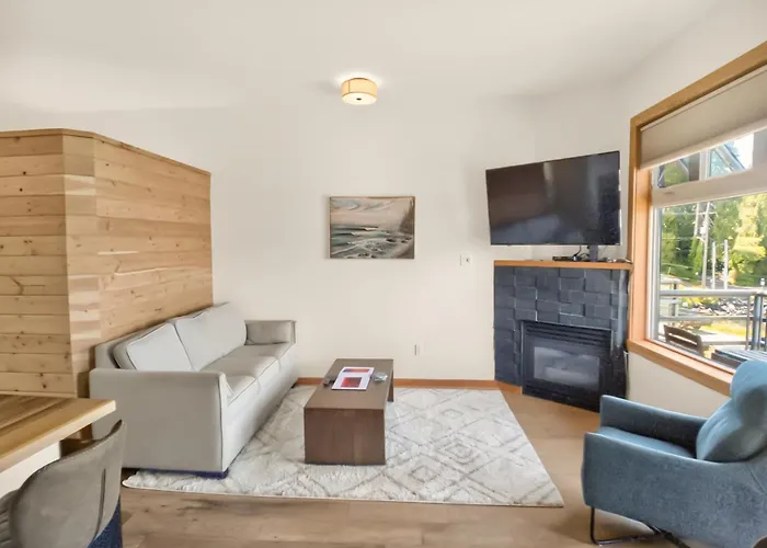 Catch Of The Day- Waterfront Bachelor Condo Tofino