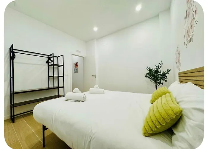 Ferienwohnung Flat A - Wide & Cool Flat Next To Historic Center Valencia