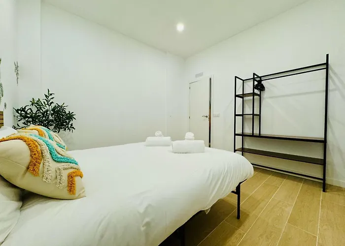 Ferienwohnung Flat B - Wide & Beautifull Flat Near Historic Center Valencia