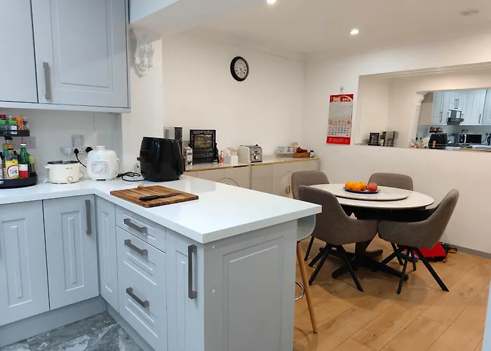 Modern Ensuite Double Bedroom In Dundrum Dublin