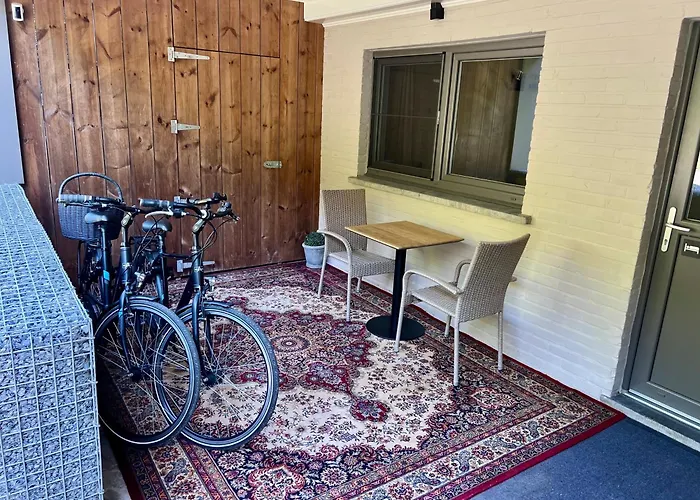 Ruime Suite Met Prive Ingang En Badkamer Genk