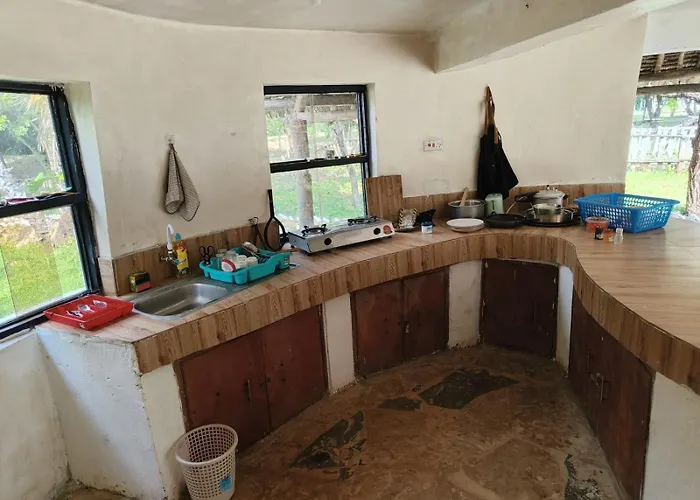 Ferienwohnung Tiny house, kitchen downstairs Shimoni