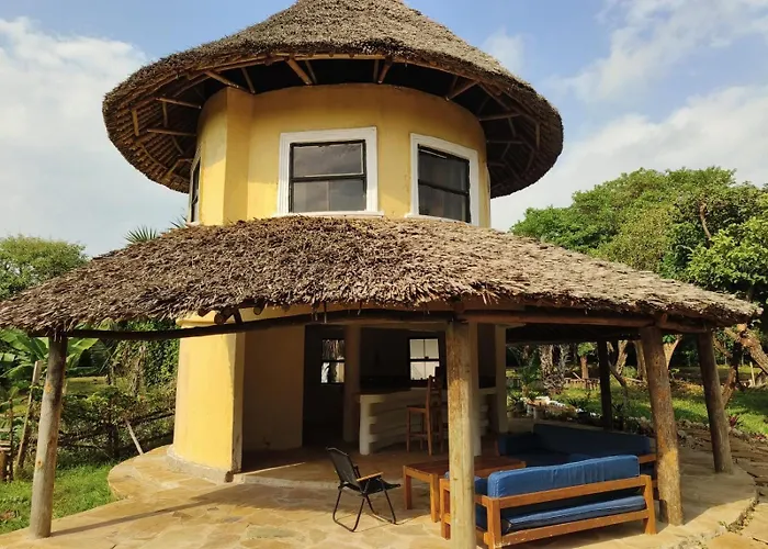 Ferienwohnung Tiny house, kitchen downstairs Shimoni