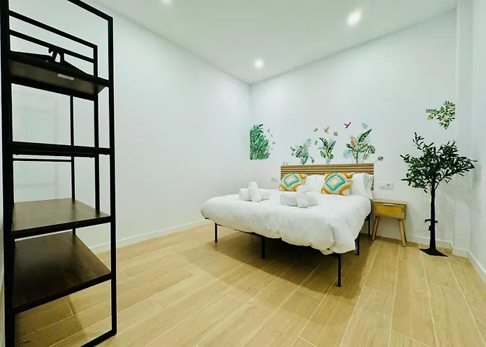 Ferienwohnung Flat B - Wide & Beautifull Flat Near Historic Center Valencia