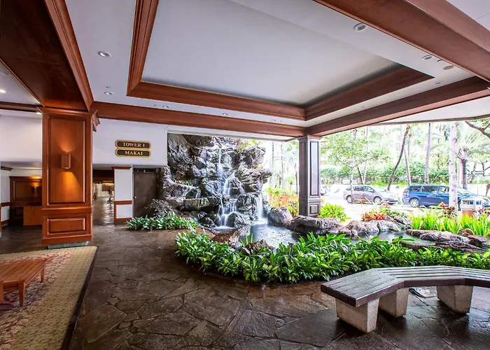 Waikiki Banyan Condo With Mountain Views Near Waikiki Beach, Free Parking Honolulu