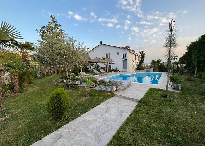 Luxury Villa - Dar Al Shams 01 Tirana