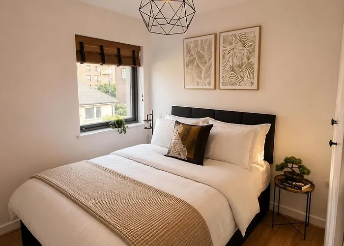 Free Parking Large Balcony Central Location London
