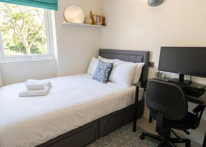 Ferienwohnung Stylish 2Br Flat Kensington Wi-Fi & Parking London
