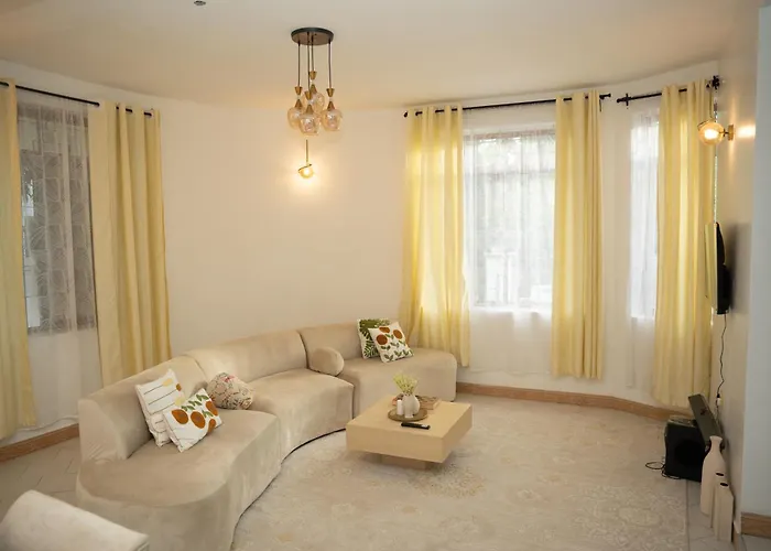Njiro Executive 4Br Villa With Balcony Views And Office Arusha