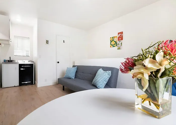 Private Guesthouse Studio Near Echo Park Los Angeles