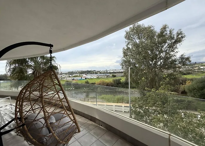 Modern And Luxurious Apartment In Nueva Andalucia - Jardines De Guadaiza Marbella