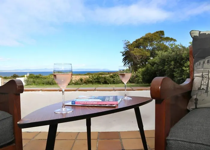 Fairview Vintage I Ocean View Small Pets Hermanus
