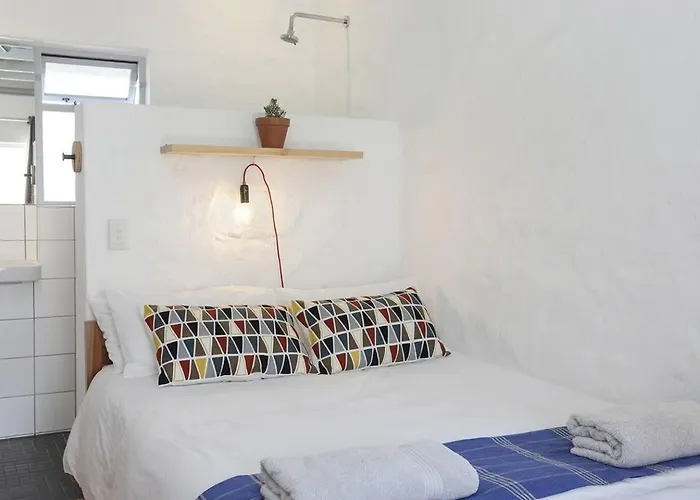 Fairview Vintage I Ocean View Small Pets Hermanus