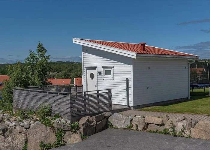 Stroemstad Fornminnesvaegen 14