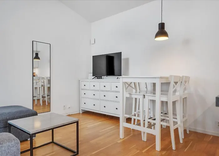 Stroemstad Fornminnesvaegen 14