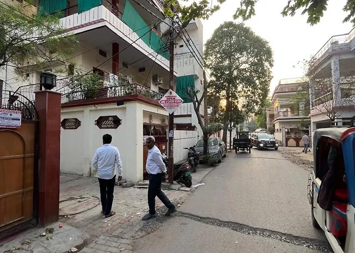 Hotel Cherry Blossom Varanasi