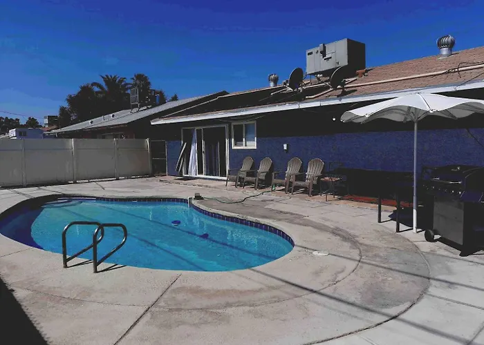 Villa 7 Min From The Strip With Pool Las Vegas