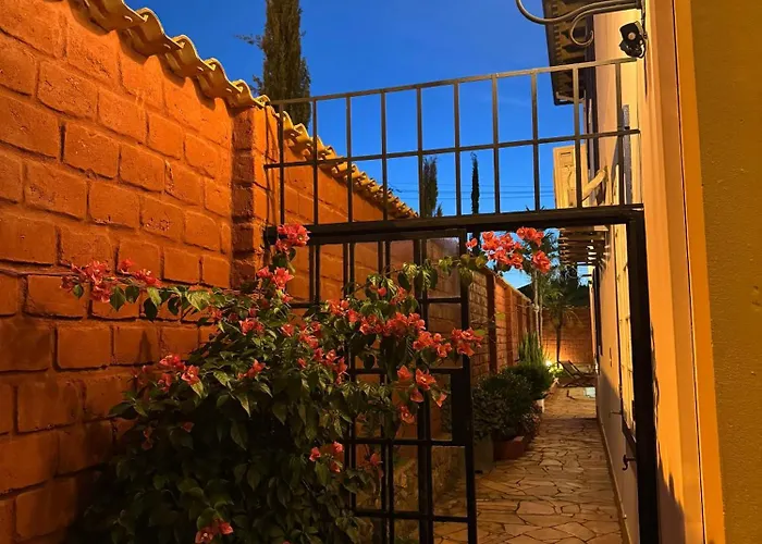 Pousada Jardim Colonial - Pousada Romantica Em Tiradentes Com Cafe Mineiro E Ambiente Acolhedor!