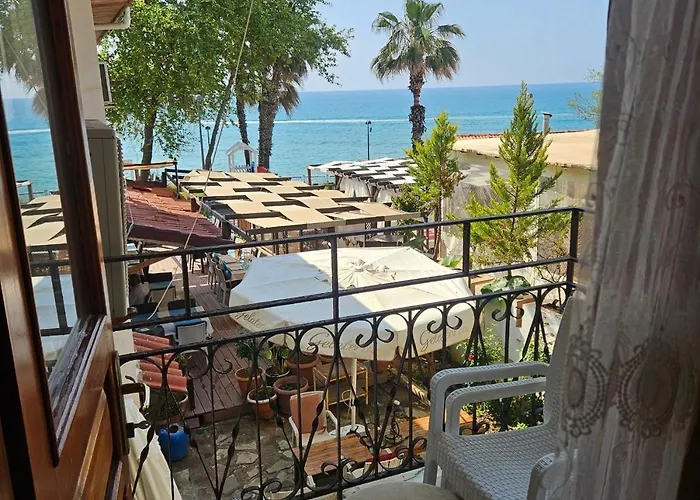 La-Costa Side