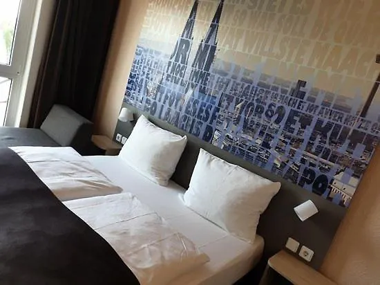 Moonlight - Ruhige Komfort Apartments In Bester City Lage Köln
