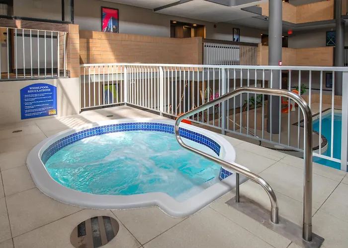Best Western Plus Village Park Inn YYC