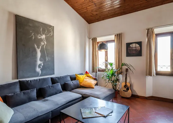Via Ricasoli Apartment, Next To Accademia Florenz