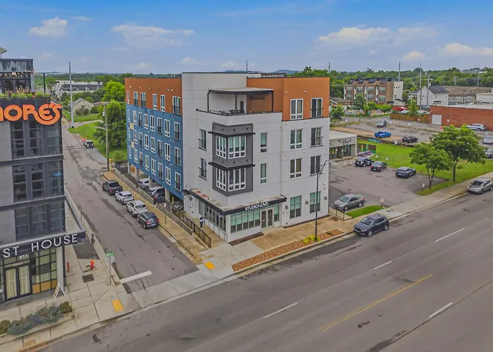 Villa Main Street Retreat Nashville