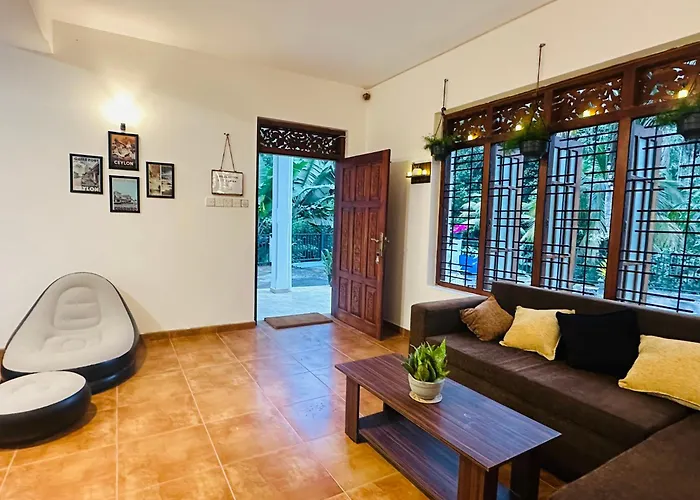 Hostel Ceylon Chill Bunks Ampitiya
