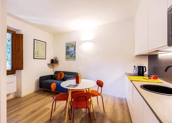Arno Charm Stay - San Frediano - Florence Italy