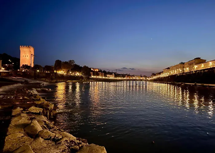 Arno Charm Stay - San Frediano - Florence Italy