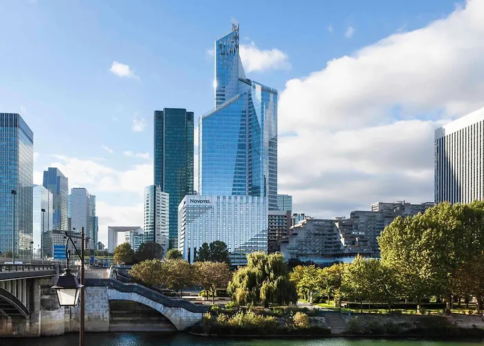 Novotel Paris La Defense Esplanade Courbevoie