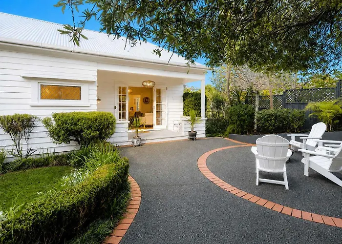 Island Villa- Stay Waiheke Oneroa