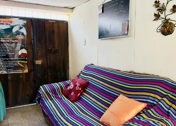 Huellas Hostal Antigua
