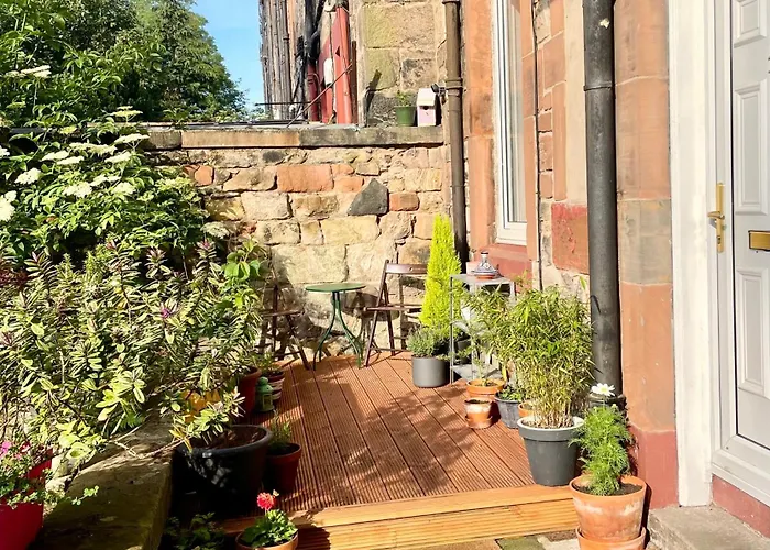 Quiet 1-Bed Garden Apartment Near Leith & Walk To City Centre Edinburgh